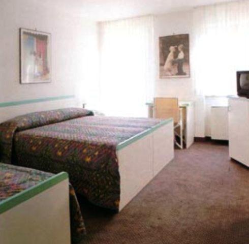 דוליאני Hotel Il Giardino חדר תמונה